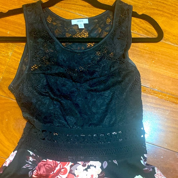 Dress lace and floral - Picture 2 of 6